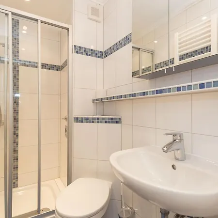 Lord Nelson 702 アパート